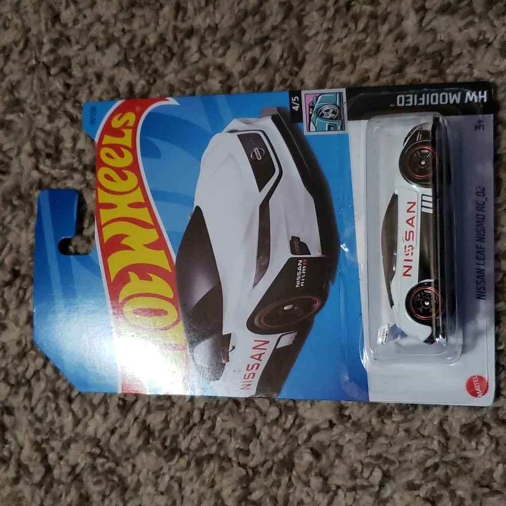 Hot wheels Nissan Leaf 4/5 white